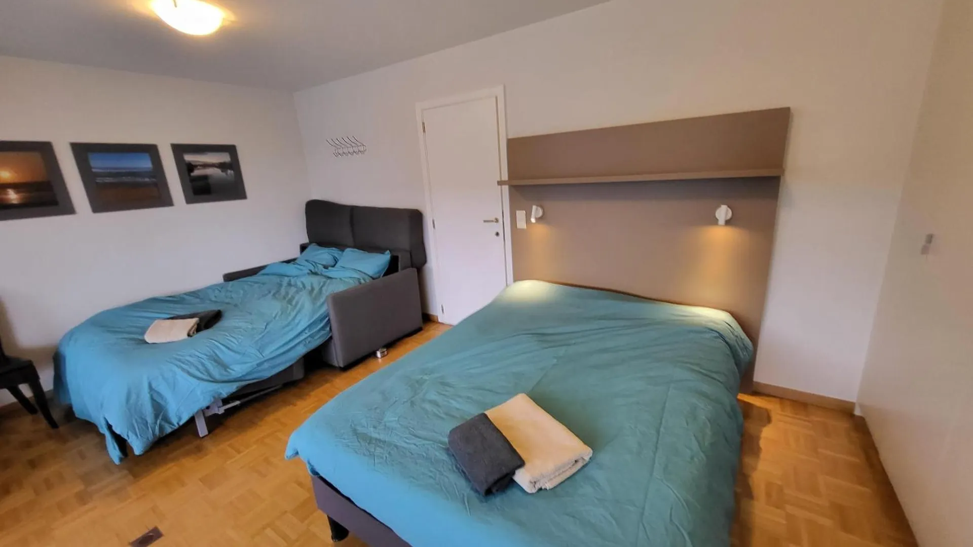 Spacious Apartment With Large Terrace & Parking In 奥斯滕德 比利时